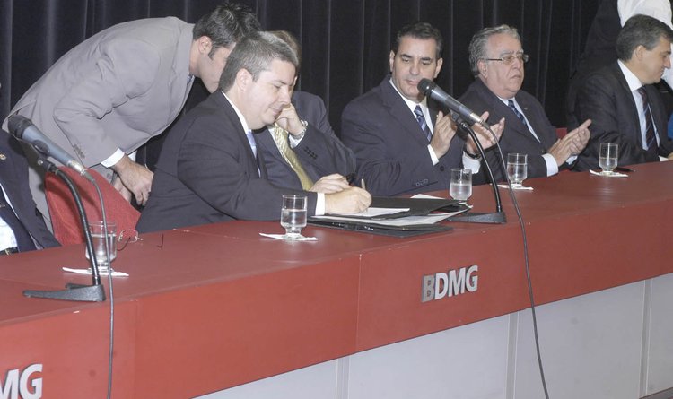 O vice-governador Antonio Augusto Anastasia durante o lançamento do programa no auditório do BDMG
