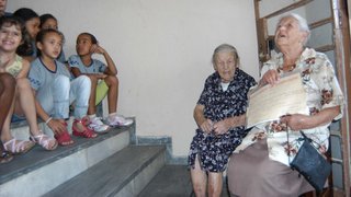 Amélia, de 94 anos, e Maria Virgínia Pedersoli, de 102, resgatam memórias da Silviano Brandão
