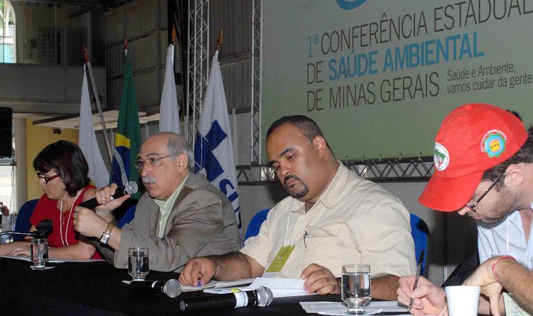 Palestra do secretário José Carlos Carvalho durante a 1ª Conferência Estadual de Saúde Ambiental