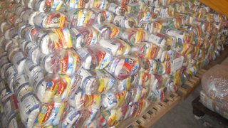 50 toneladas de alimentos, distribuídos em 5 mil cestas básicas com 10 quilos no depósito da Cedec/MG