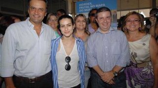 Governador Aécio Neves, a atriz Cléo Pires, e o vice-governador Antonio Anastasia na solenidade que deu início às atividades do Hidroex, em Frutal 