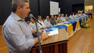 Vice-governador Antonio Anastasia discursa em solenidade realizada em Frutal, no Triângulo Mineiro