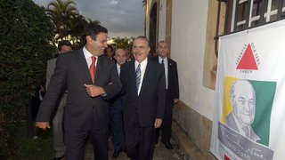 Governador Aécio Neves e senador José Sarney, em visita a São João del Rei