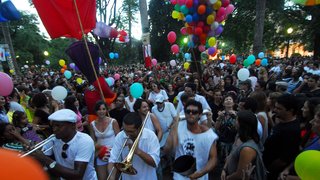Público lotou a Praça da Liberdade para acompanhar a festa de inauguração