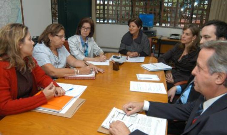 Reunião entre secretárias de Estado e representantes do Sind-UTE