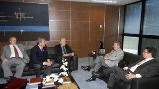 Representantes da Stola do Brasil visitaram o governador Antonio Anastasia
