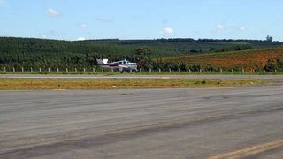 Governador entrega obras de aeroporto em Piumhi