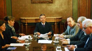 Governador Antonio Anastasia durante reunião no Palácio da Liberdade