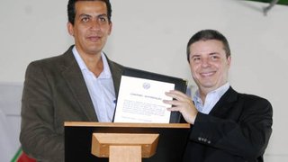 Prefeito Walace Ventura e o governador de Minas Gerais, Antonio Anastasia
