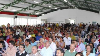 Público presente na solenidade na cidade de Ribeirão das Neves