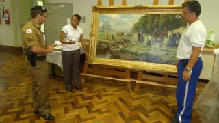 Iepha/MG entrega quadros restaurados à Academia da PM