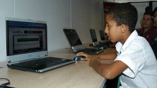 O garoto Gabriel estuda na Escola Estadual Professor Chico Dias