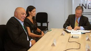 Antônio Rodrigues, Bárbara Torrezani Rodrigues e José Frederico Álvares