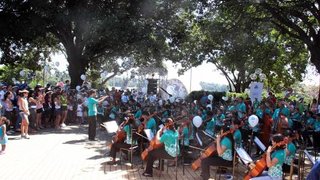 O concerto reuniu centenas de pessoas na pracinha da Igreja São Francisco