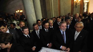 O ex-presidente Lula também participou do velório de José Alencar