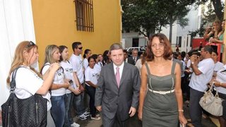 Governador Anastasia e a presidente do Instituto Travessia, Naira Pereira