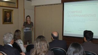 Renata Vilhena na apresentação da Avaliação sobre Compras Governamentais