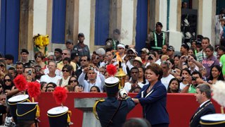 Dilma Rousseff recebeu a tocha com o Fogo Simbólico da Inconfidência