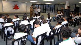 Estudantes da Escola Estadual São José em visita à Cidade Administrativa