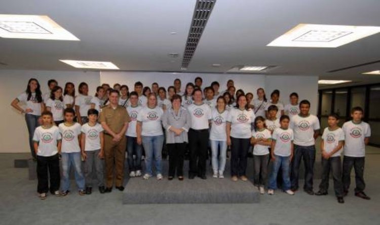 Estudantes durante visita à Cidade Administrativa Presidente Tancredo Neves