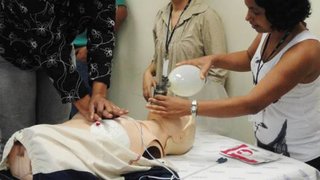 Curso de Urgência e Emergência promovido pela Escola de Saúde Pública forma última turma