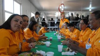 Trabalhadores têm refeições balanceadas e acompanhamento nutricional