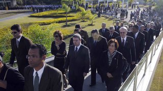 Brasileiros prestam última homenagem a Itamar Franco em solenidade no Palácio da Liberdade