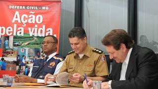 Coronel Eduardo Reis, coronel Luís Martins e pastor Valmor Ricardi