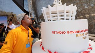Comemoração dos 46 anos do Mineirão contou com a participação dos operários