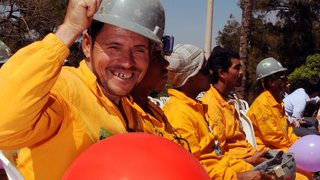 Operários do Mineirão celebram aniversário de 46 anos do estádio