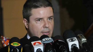 Governador Antonio Anastasia concede entrevista no Palácio da Liberdade