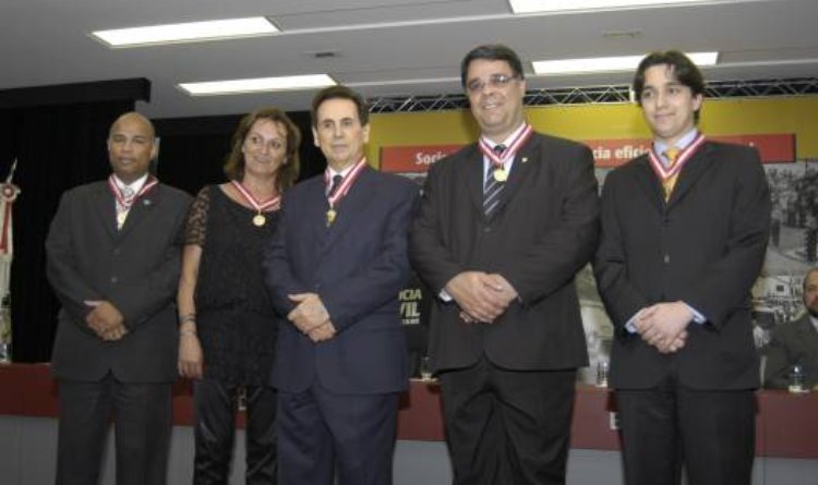 Trinta pessoas foram agraciadas com a Medalha Luiz Soares de Souza Rocha
