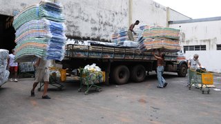Distribuição de alimentos e donativos pelo Governo de Minas
