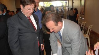 Bilac Pinto e presidente da Funasa, Gilson Queiroz, assinam convênios