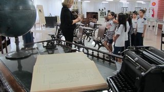 Alunos da E.E. Prof. Leon Renault visitam Museu Ana Maria Casasanta