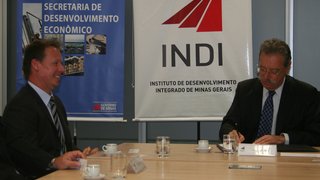 Diretor Industrial da empresa Duro PVC Minas, Leonardo Brito Ferreira, e Frederico Álvares