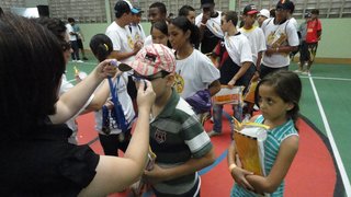 Equipes recebem como prêmio kits com o material escolar do “Agora é Guerra”