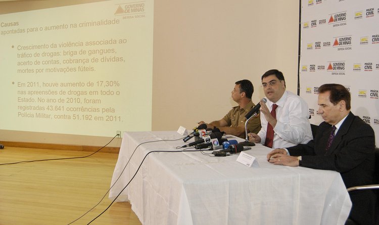 Secretário Lafayette Andrada durante a apresentação dos índices de criminalidade de 2011 em Minas 