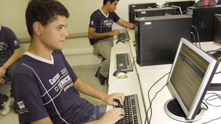O jovem Luan Rafael Silva Neves está em fase de conclusão do curso técnico de redes de computador