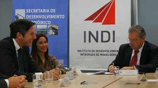 Representantes da Steel Mineração, Gustavo Emina e Márcia Soares Pereira, e Frederico Álvares (Indi)
