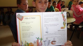 Com o projeto, alunos da escola aprendem sobre os alimentos e suas propriedades nutricionais