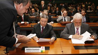 Governador de Minas defende revisão da dívida dos Estados