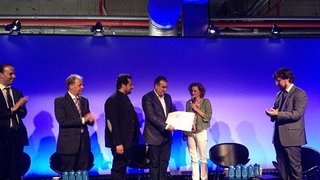 Narcio Rodrigues recebe prêmio de Inovação e Criatividade das mãos de Barbara Coignet