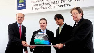 Governador Anastasia anunciou "ICMS zero" para compra de capacetes no Estado