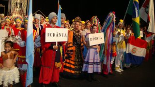Grupos mostraram danças folclóricas de vários países durante o Festival