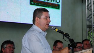 Governador discursa em evento na cidade de Veríssimo
