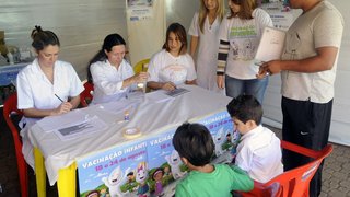 Campanha de vacinação em Minas começou no sábado (18)
