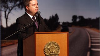 Governador Anastasia anuncia construção de 1,9 mil quilômetros de rodovias