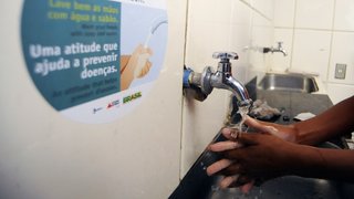 Lavar as mãos é uma das formas de prevenção contra a gripe