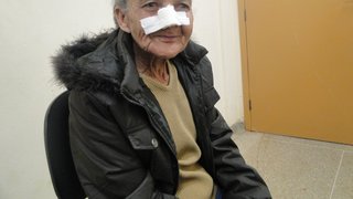 Maria Barbosa da Silva Santos, 66 anos, de Varzelândia, precisa fazer cirurgia de pterígio